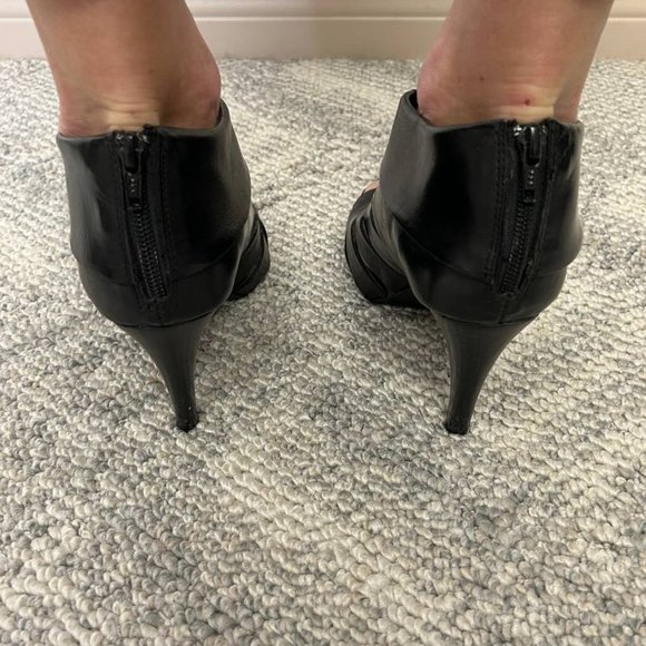 Style & Co. Womens Booties Sz. 8 *USED - Picture 3 of 3